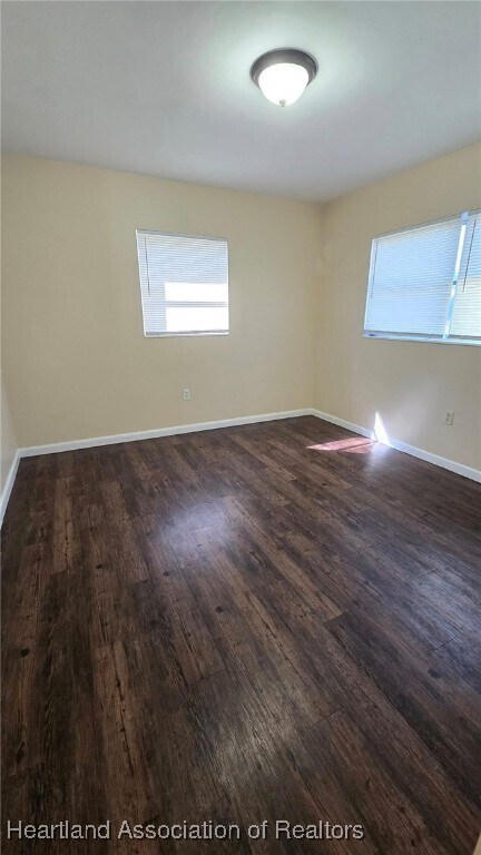 Building Photo - 117 Sparrow Ave