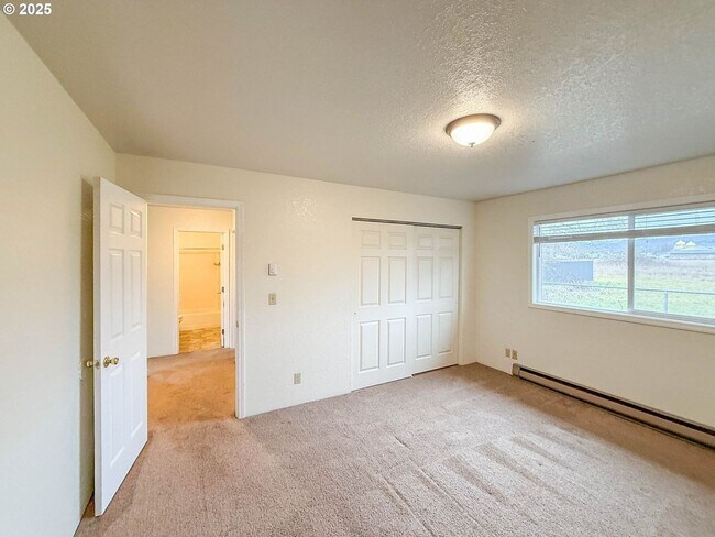 Building Photo - 1927-1929 Green Ave