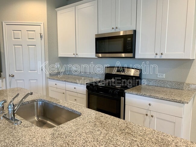 Building Photo - 1704 Los Olivios Wy