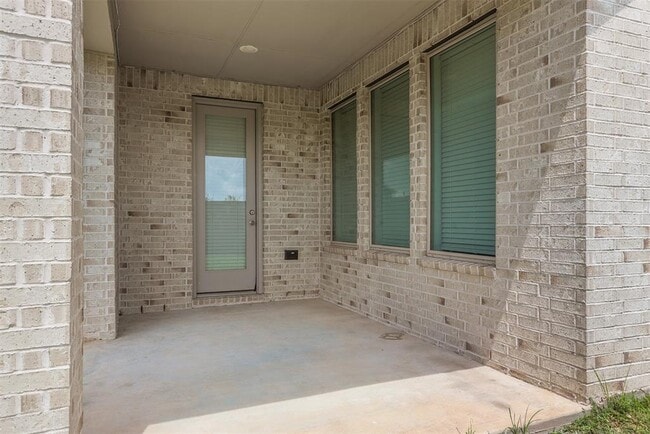 Building Photo - 13005 Blue Flora Dr