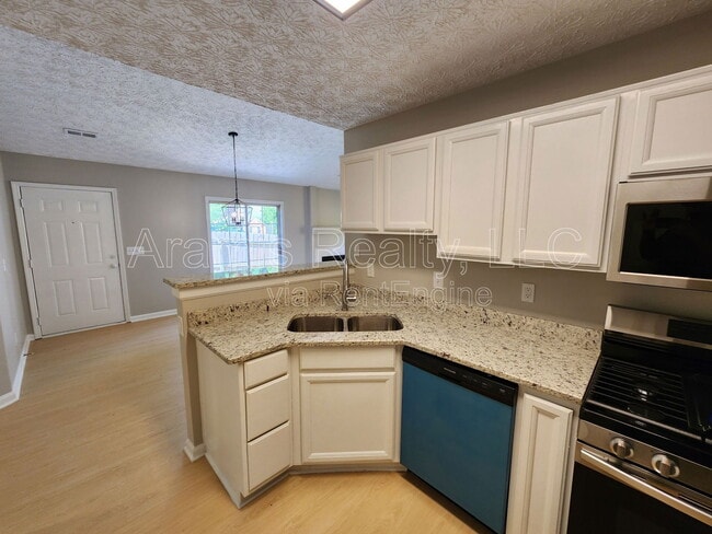 Building Photo - 2800 Pine Valley Way NW