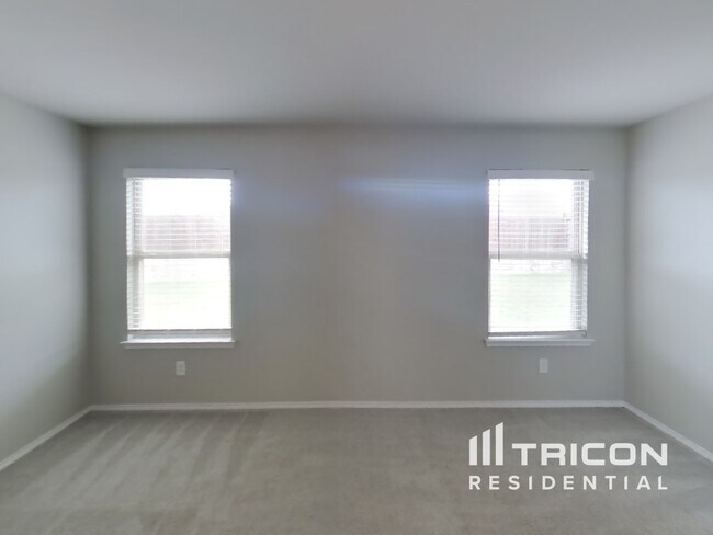 Building Photo - 2321 Triston St