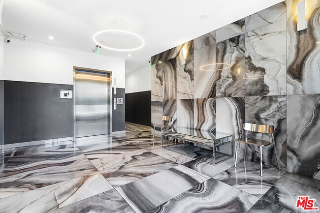 Building Photo - 1526 Armacost Ave