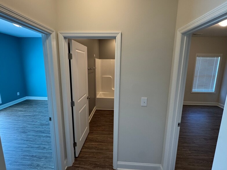 Building Photo - 27244 McKenna Dr