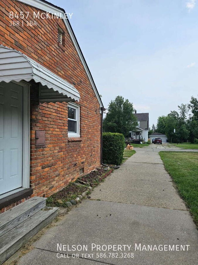 Building Photo - 8457 McKinley-