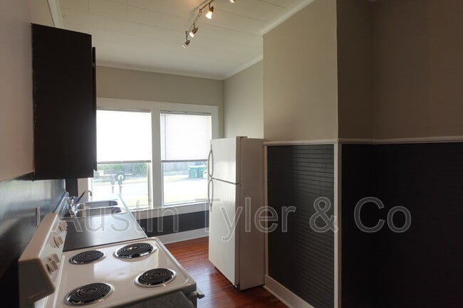 Building Photo - 4326 Wilton St