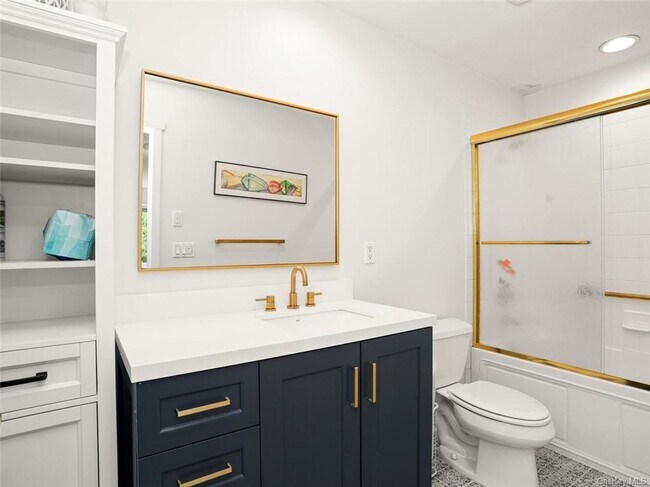 Building Photo - 912 Heritage Hills