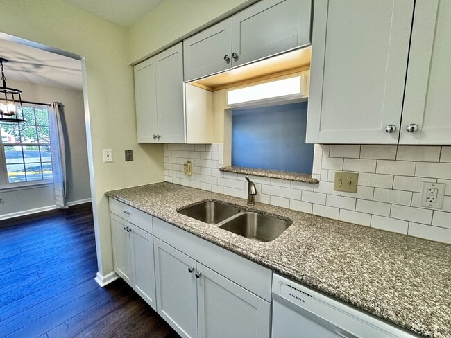 Building Photo - Just Updated & Ready NOW! A Pet Friendly H...