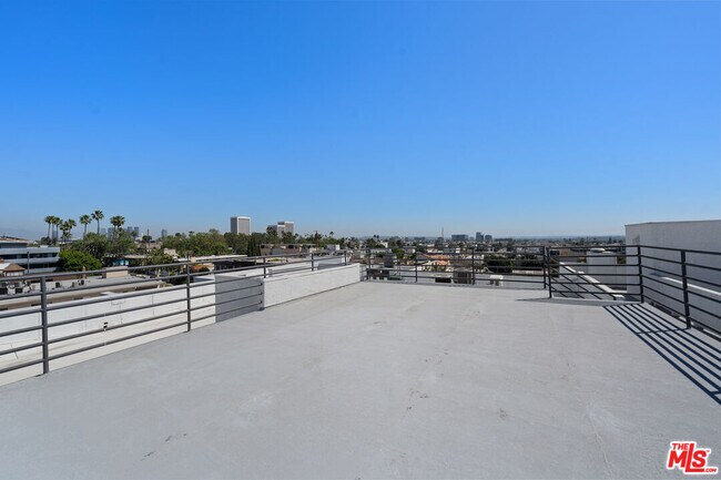 Building Photo - 11535 Rochester Ave