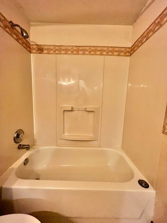 Building Photo - Charming 3 bed, 3 bath Ranch Home in South Fort Collins