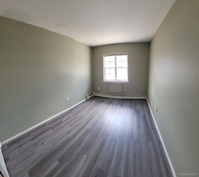Building Photo - 82-104 Country Pointe Cir