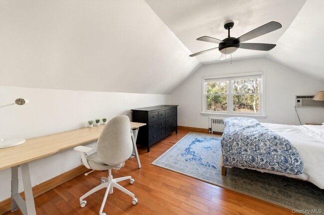 Building Photo - 10 Taft Ln