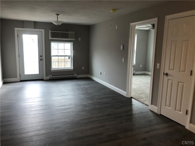 Building Photo - 1223 Tulip St