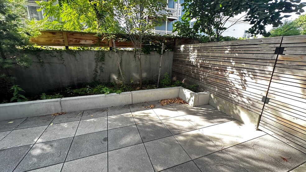 Private patio - 97 Elmwood St