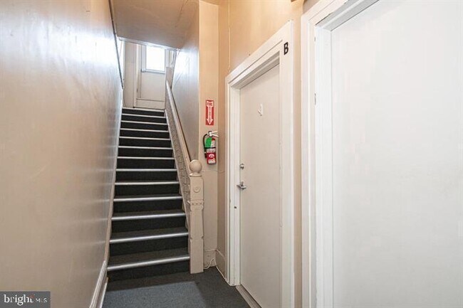 Building Photo - 215 Bridge St