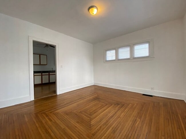 Building Photo - 1723-1725 N LIMESTONE