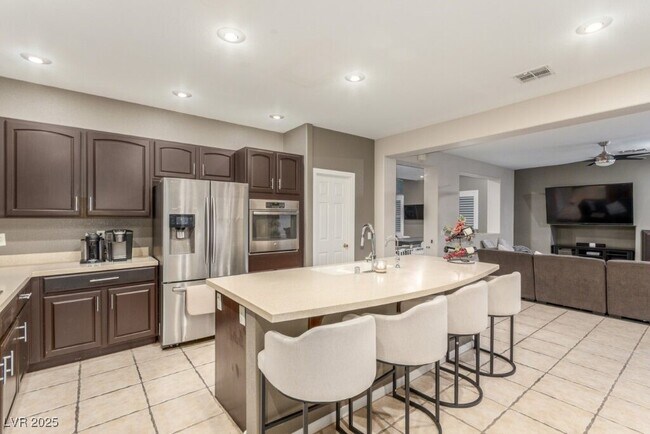 Building Photo - 4573 Milvio Ave