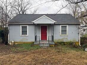 Building Photo - Adorable Cottage in East Nashville!