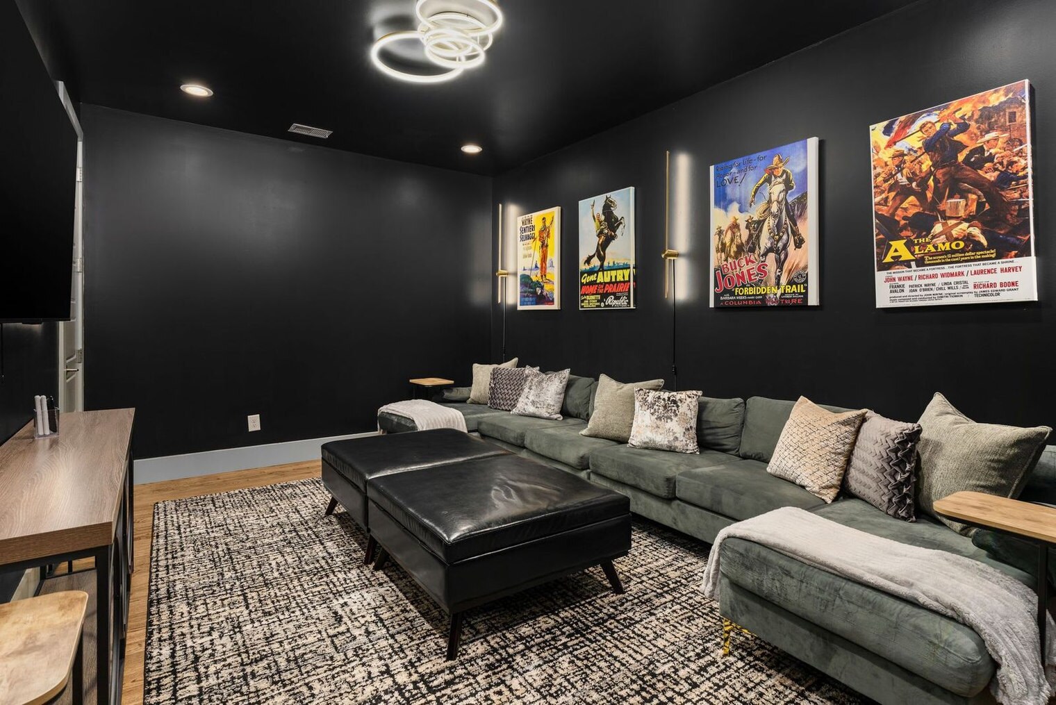 Building Photo - 1025 Southside Ct