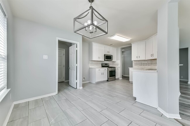 Building Photo - 1217 Quarterhorse Dr