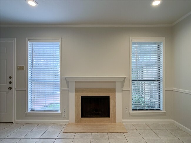 Building Photo - 1601 S Shepherd Dr