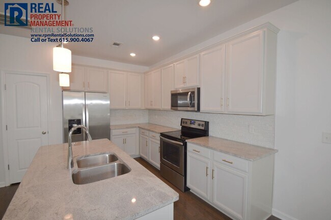 Building Photo - Gorgeous 3BR/2.5BA townhome w/ garage, w/dryer hookups, triple Rockvale schools!
