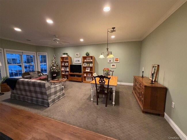 Building Photo - 117 Pond View Dr