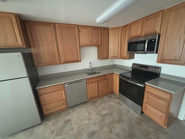 Building Photo - 2612 S 29th St