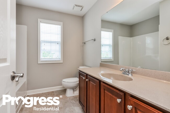 Building Photo - 1320 Trailing Rose Ct