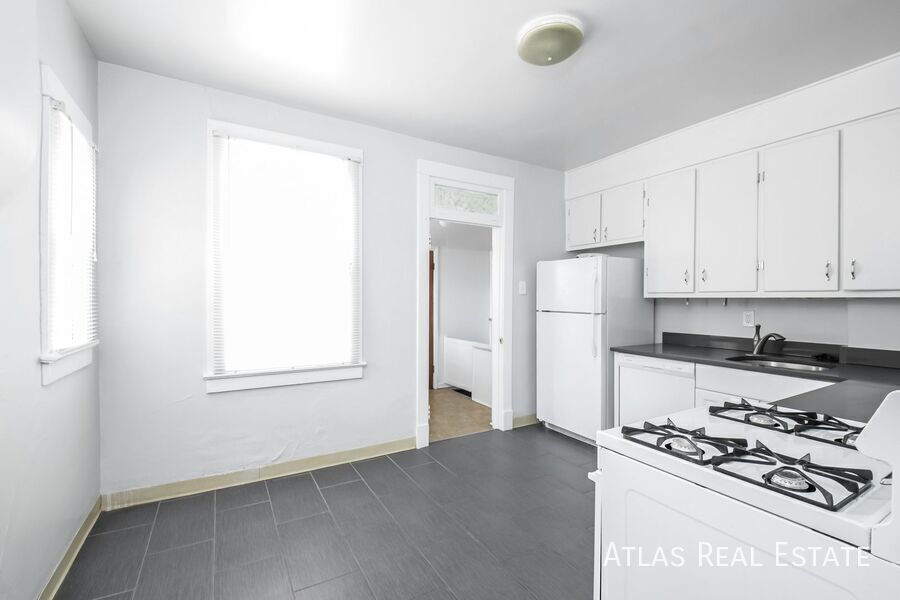 Building Photo - 3057 W 38th Ave