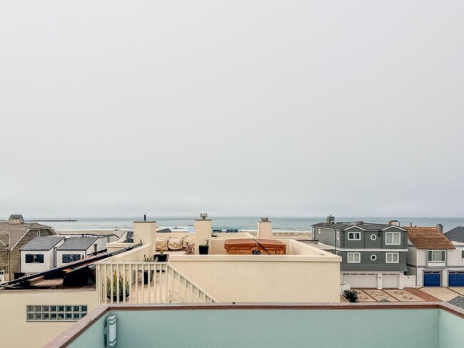 Building Photo - 3525 Sunset Ln