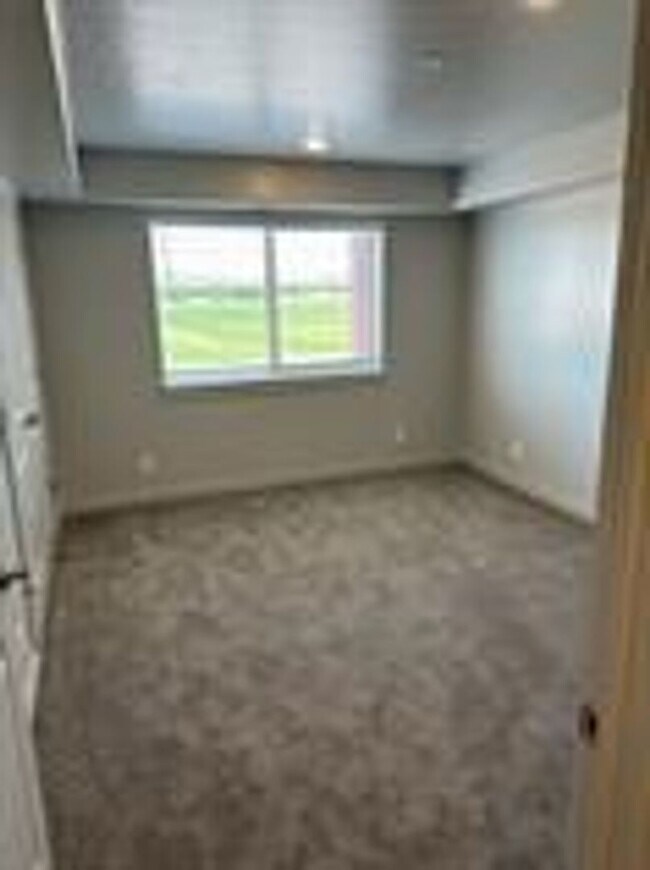 Building Photo - Red Vista Condos!