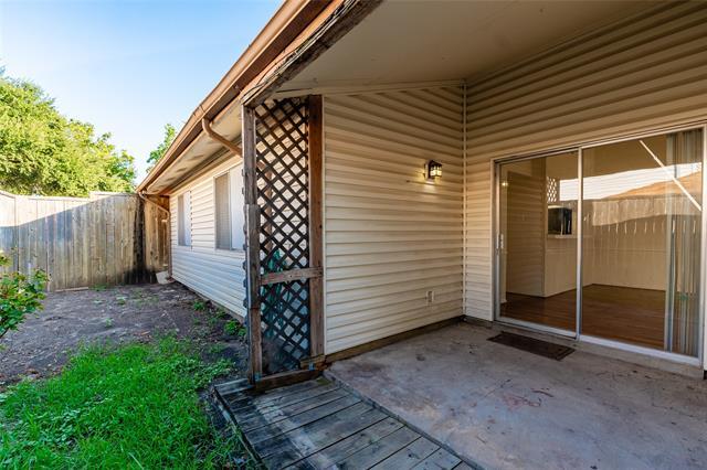 Building Photo - 714 Sceptre Cir
