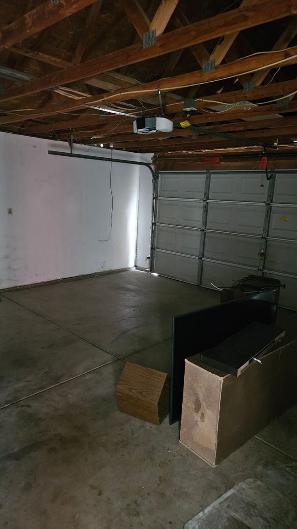 Building Photo - Three Bedroom Two Bath home, Available now...