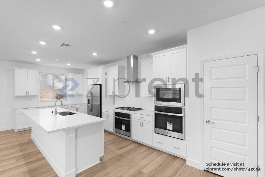 Building Photo - 6041 Meru Wy