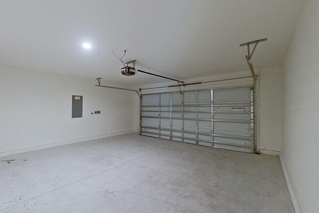 Building Photo - 8650 SW 44th Ct