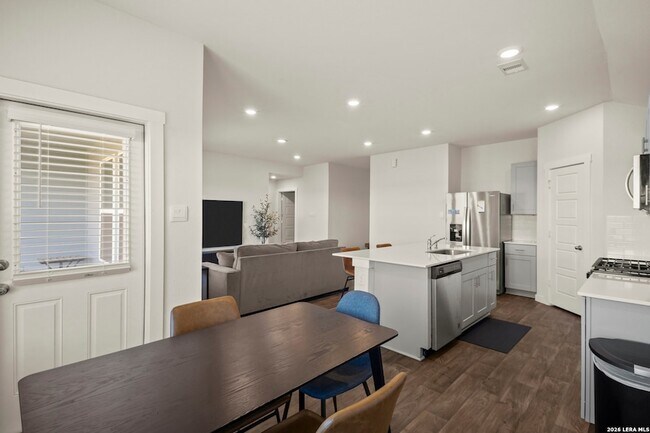 Building Photo - 326 Merriman Rd