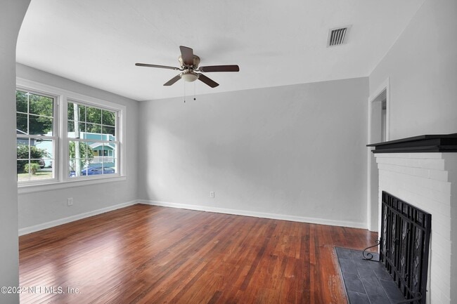 Building Photo - 4515 Sappho Ave