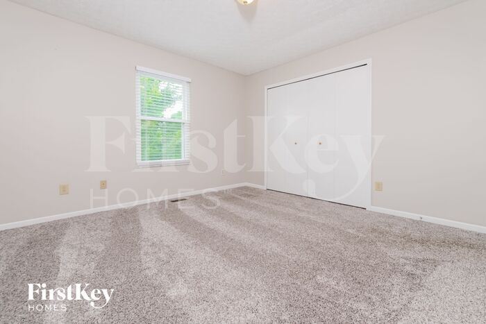 Building Photo - 5717 Pleasant Hill Dr