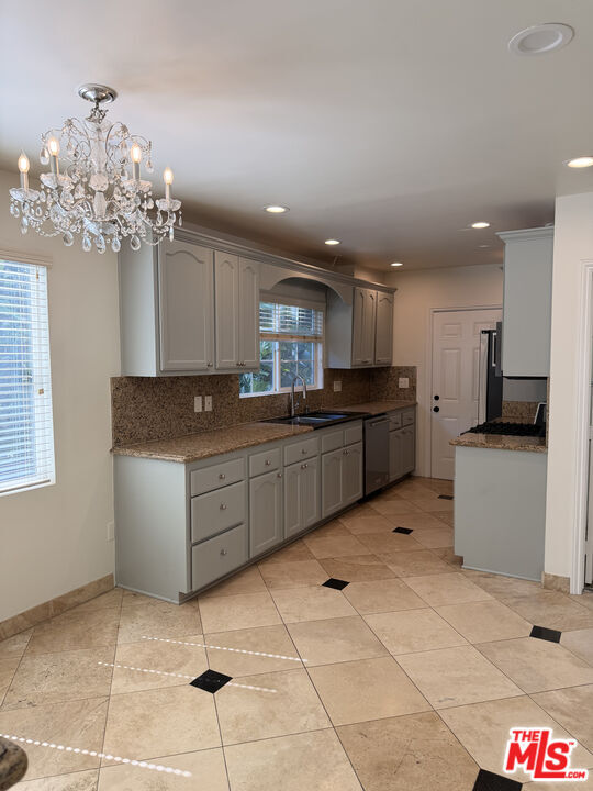 Building Photo - 153 N Hamilton Dr