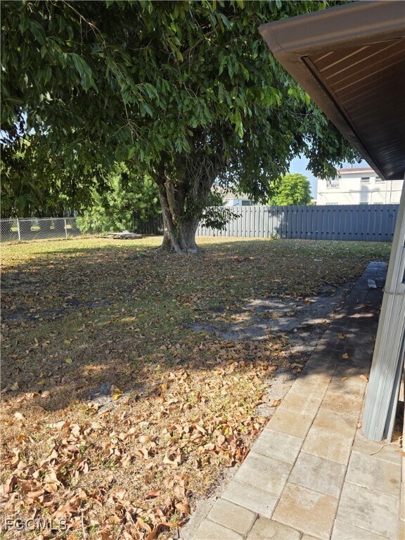 Building Photo - 4638 Santa Barbara Blvd