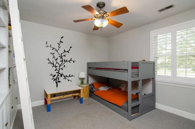 Building Photo - Fantastic Cottonwood 3BR Rental
