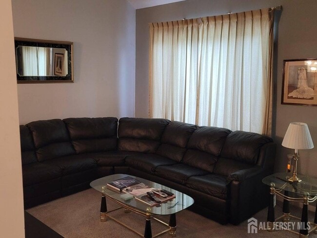 Building Photo - 213 Nathan Dr