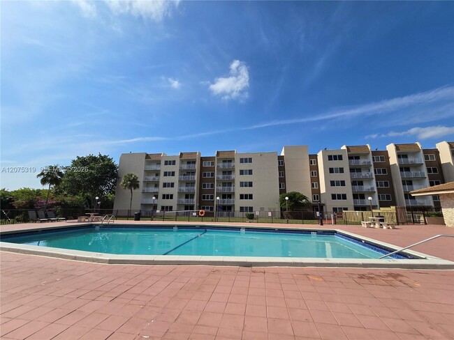 Building Photo - 6940 Miami Gardens Dr