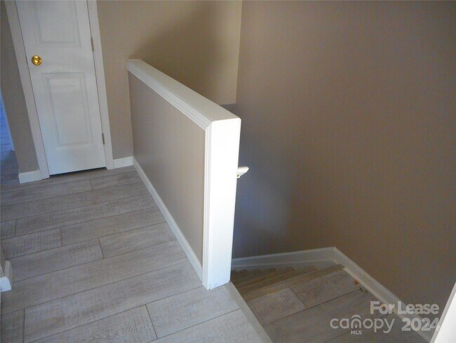 Building Photo - 3152 Mannington Dr