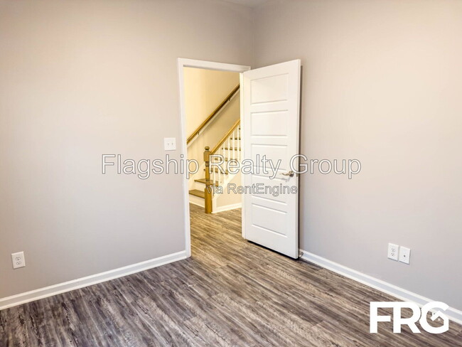 Building Photo - 100 Kettle Dr