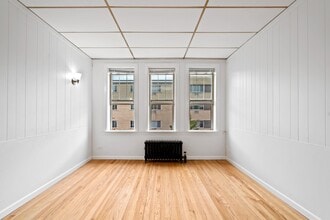 Building Photo - 1440 W Howard St