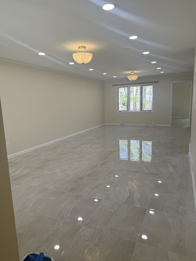 Building Photo - 2141 Halcyon Rd