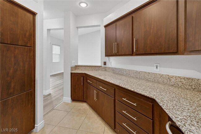 Building Photo - 5155 W Tropicana Ave