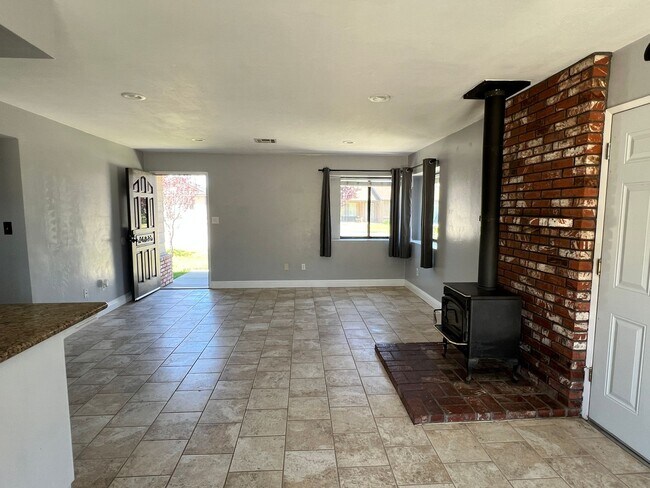 Building Photo - Beautiful Home 3BR/2Bath  on Bear Valley Springs Valley Floor